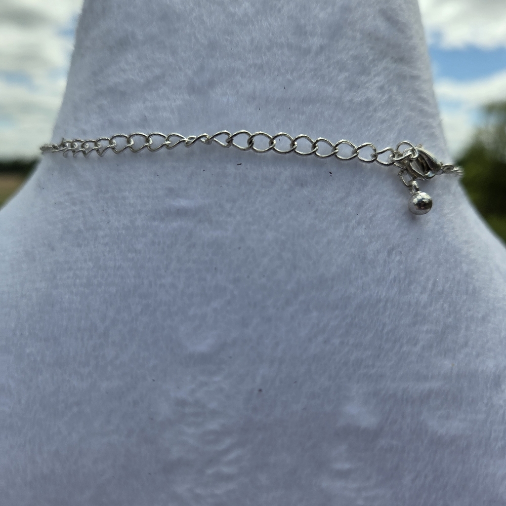Elegant Silver Necklace with Crystal Accents - Picture 3 of 4